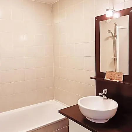 Vacanceole - Les Balcons D'aix 2*